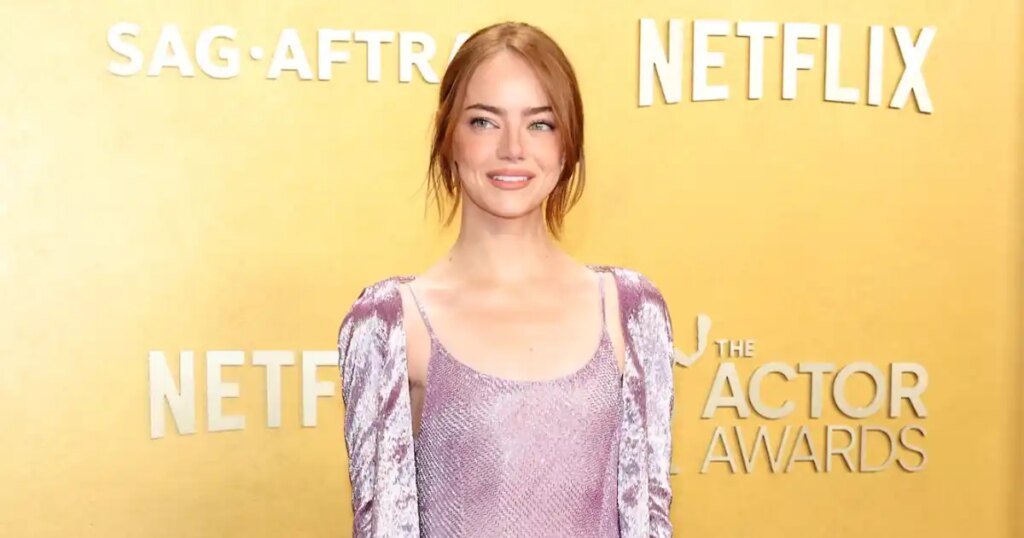 Fans Go Wild as Emma Stone Rocks a Cardigan at the 2026 Actor Awards