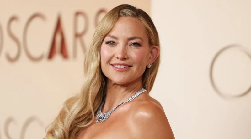 Recreate Kate Hudson's Oscars Manicure with This $23 Nail Duo!