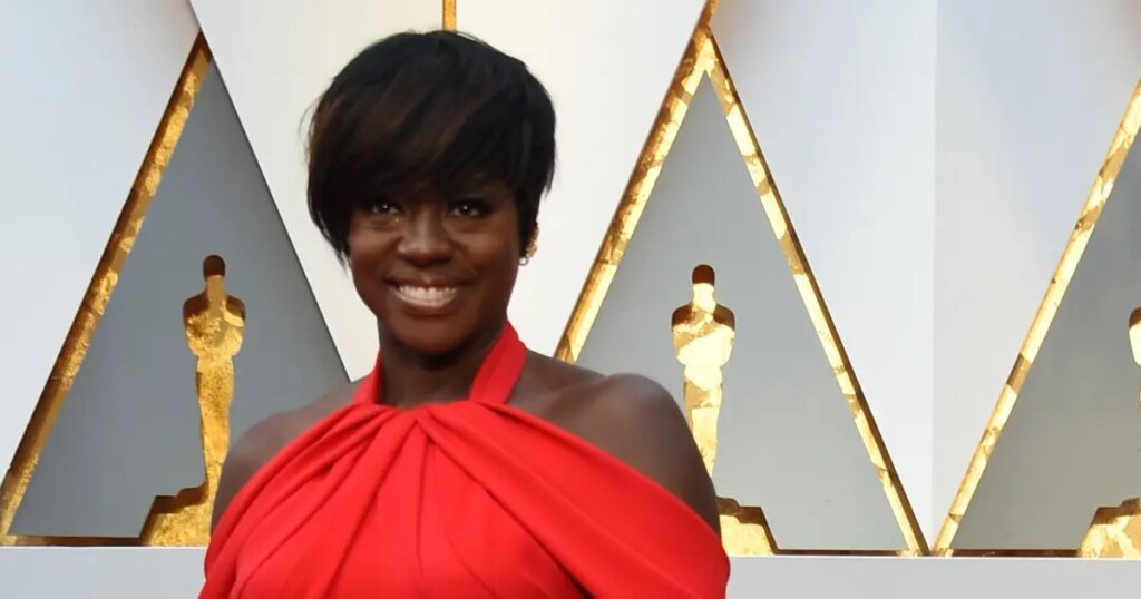 Viola Davis Rocked Platform Sneakers at the 2017 Oscars