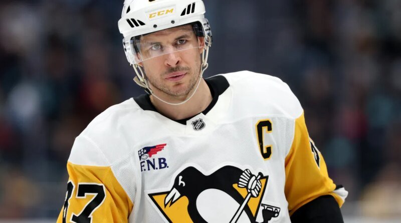 Sidney Crosby Surprises Couple by Photobombing Their Proposal