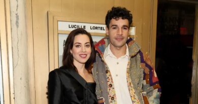 Aubrey Plaza Is Expecting First Child with Chris Abbott