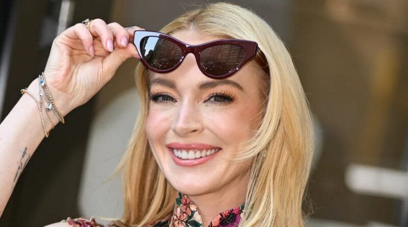 Lindsay Lohan’s Chic Woven Flats, Inspired by Rich Moms, Available for Just $20 on Amazon