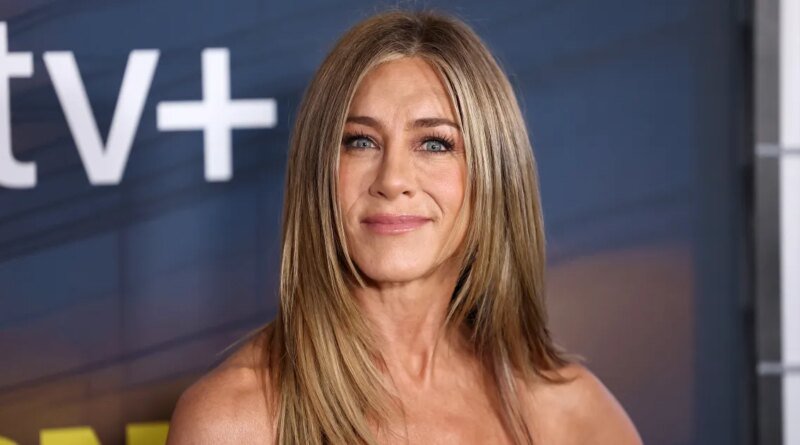 Recreate Jennifer Aniston’s Stylish and Comfy Suede Mules for Just $26!