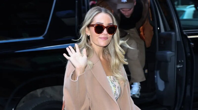 Lauren Conrad Paired a Floral Dress with a Chic Leather Purse