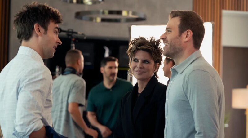 Drew Tarver of Running Point Mocks Lisa Rinna's Cameo Appearance