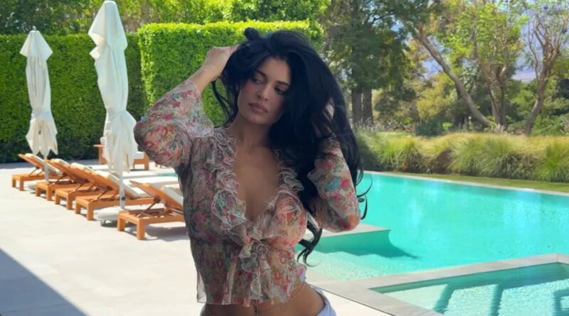 Kylie Jenner Stuns in a Belly Chain and Unbuttoned Jeans This Easter