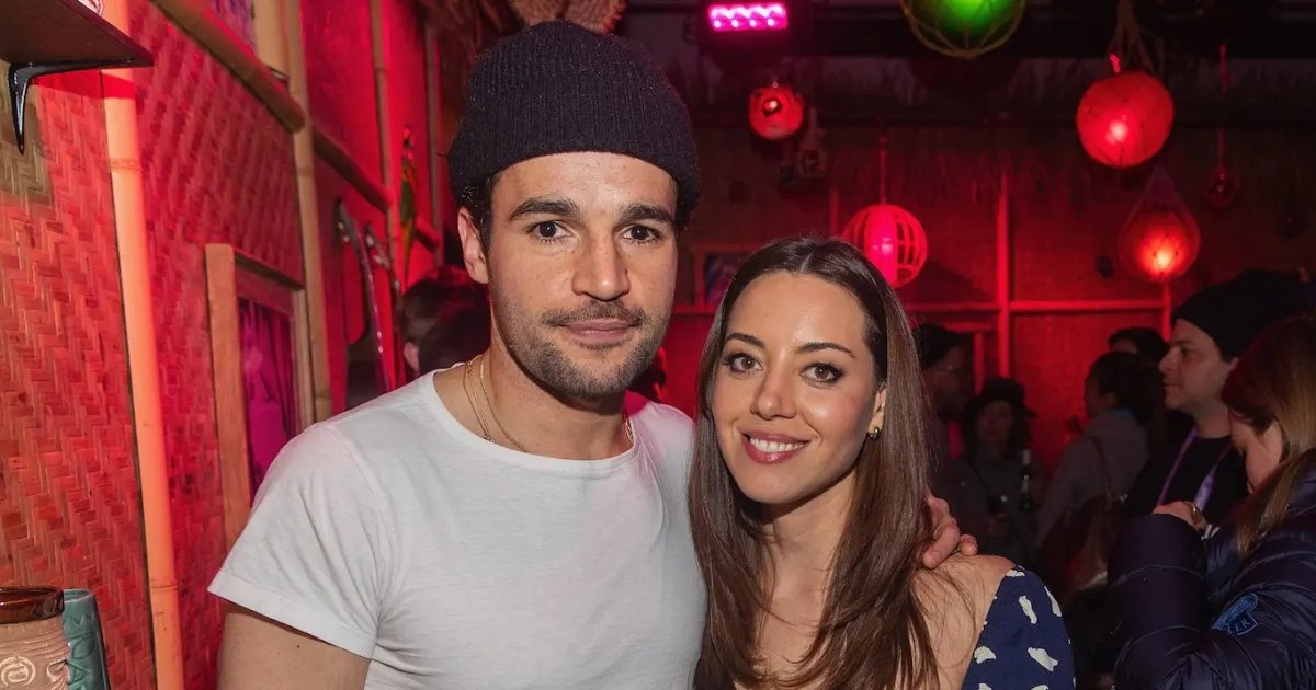 Chris Abbott Addresses Aubrey Plaza’s Baby Announcement