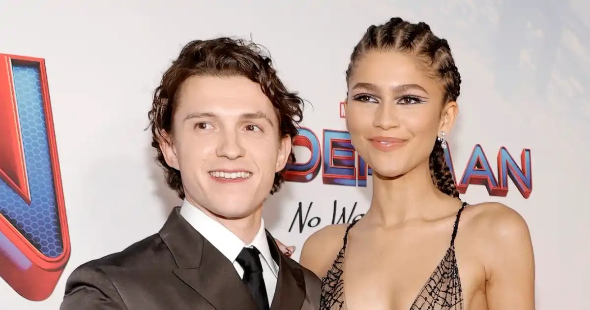 Tom Holland Comes to Zendaya’s Rescue During Wardrobe Mishap