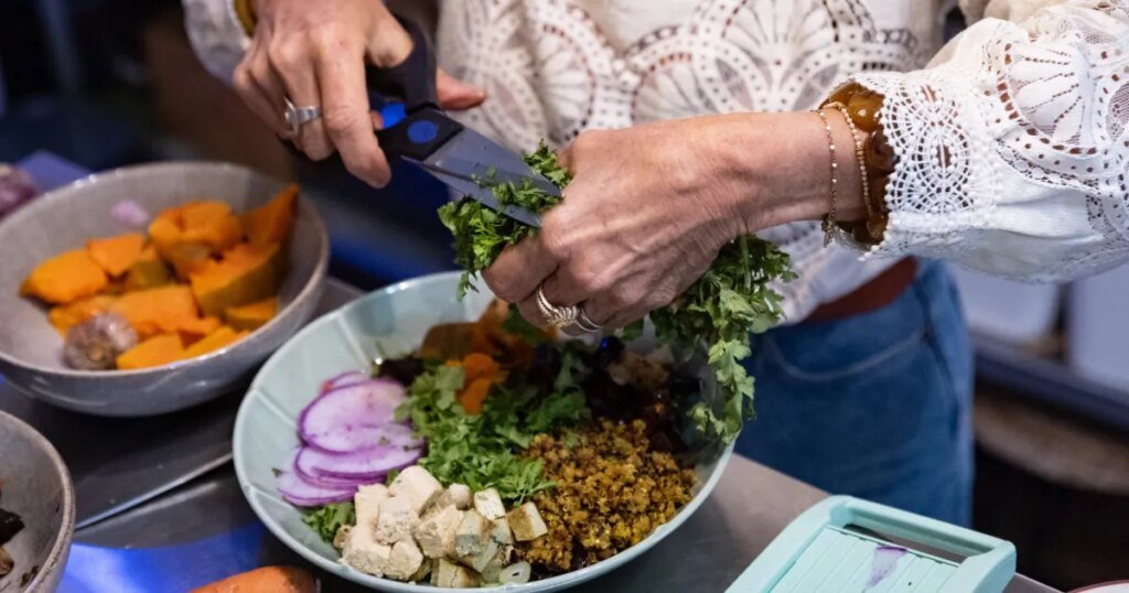 Revitalizing Quinoa Bowl Recipes for Wholesome Spring Meals