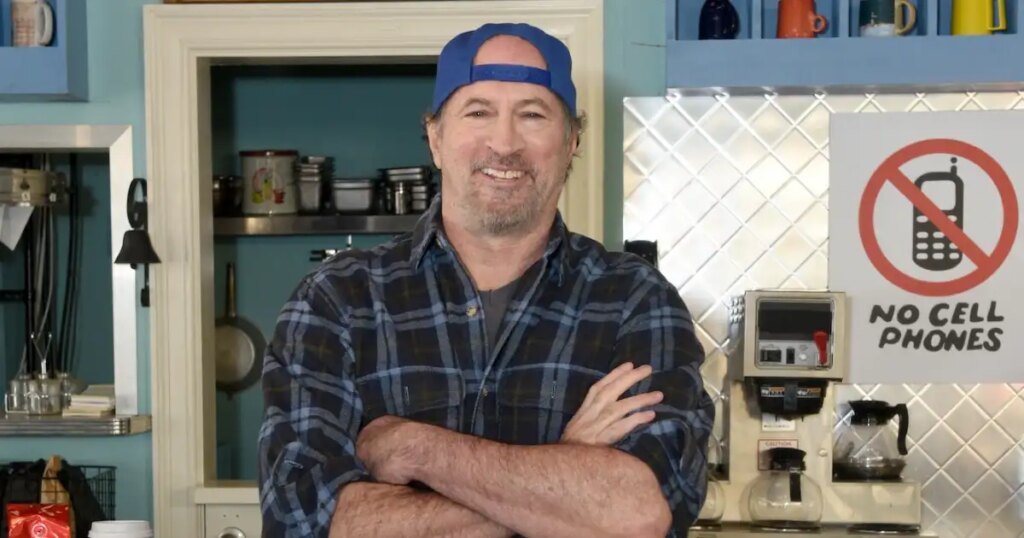 Scott Patterson from Gilmore Girls Suggests Rory's Boyfriends Would Be Unfaithful