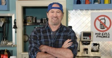 Scott Patterson from Gilmore Girls Suggests Rory's Boyfriends Would Be Unfaithful