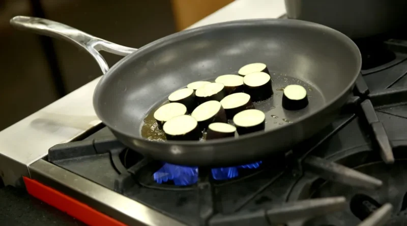 5 Warning Signs That Your Nonstick Pan May Be Leaching Harmful Chemicals