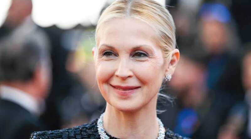 Kelly Rutherford's Midi Dress Exudes NYC's Affluent Mom Aesthetic