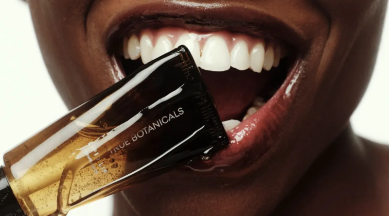 Say Goodbye to Dry Lips: This Skin-First Lip Oil Promotes Softer, Smoother Kisses!