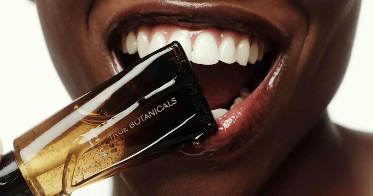Say Goodbye to Dry Lips: This Skin-First Lip Oil Promotes Softer, Smoother Kisses!