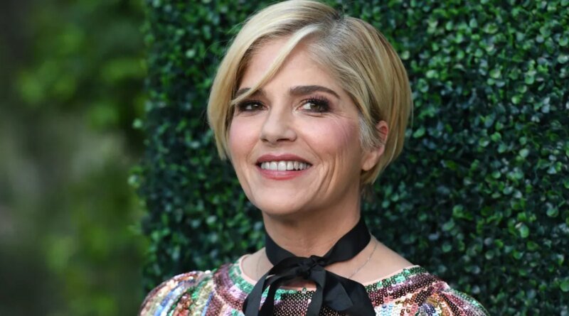 Selma Blair Just Transformed Bermuda Shorts into a Wearable Summer Trend