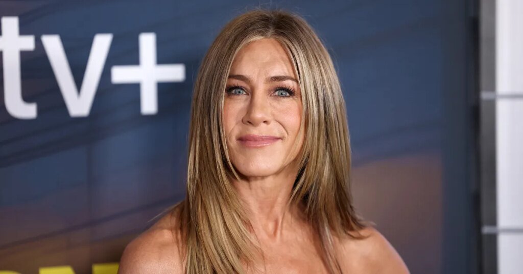 Love Jennifer Aniston’s Stylish Carryall? Get it for Just $29!