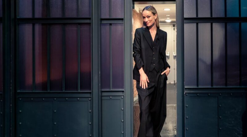 Olivia Wilde's Retro Sneakers Have a $27 Dupe