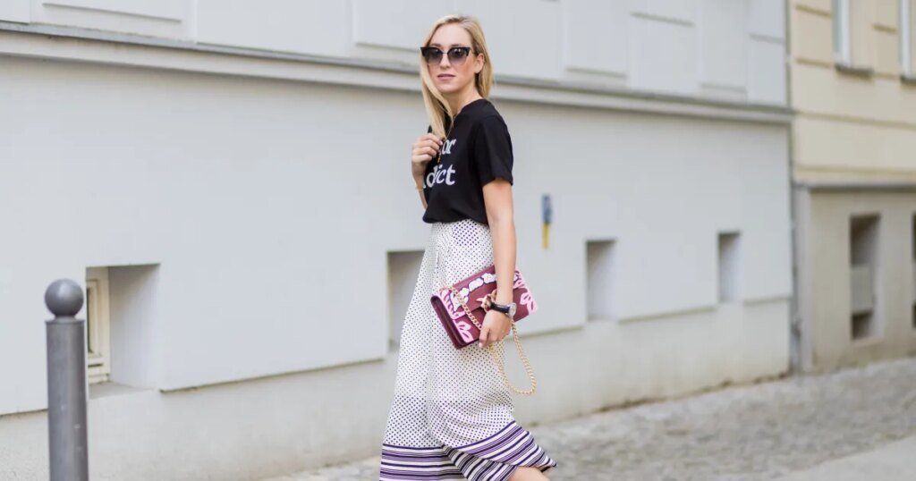Chic Loose Pants Favored by Coastal Moms Available on Amazon