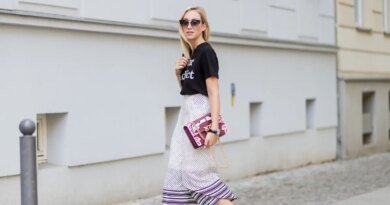 Chic Loose Pants Favored by Coastal Moms Available on Amazon