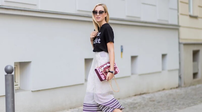 Chic Loose Pants Favored by Coastal Moms Available on Amazon
