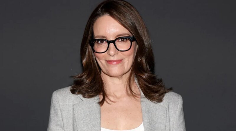 Tina Fey Transforms the 'It' Girl Red Sweater Trend for Summer Wear