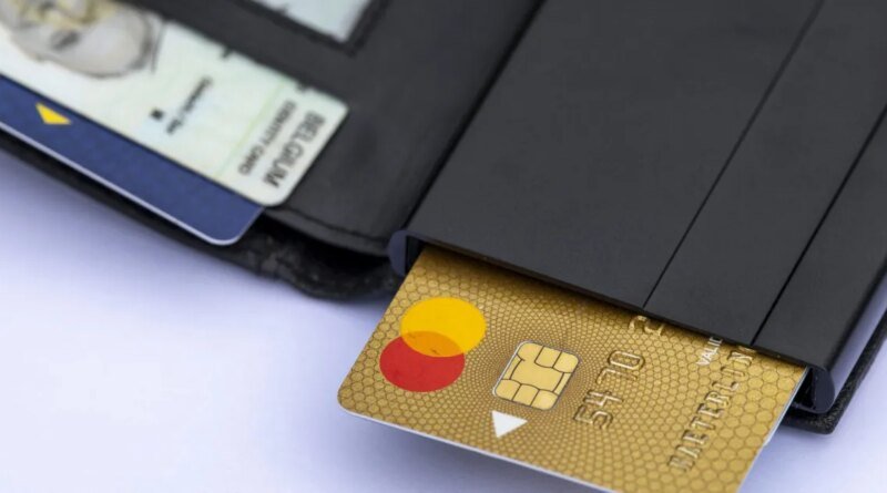Navigating Finances as a Couple: 5 Essential Money Conversations for Moving In Together