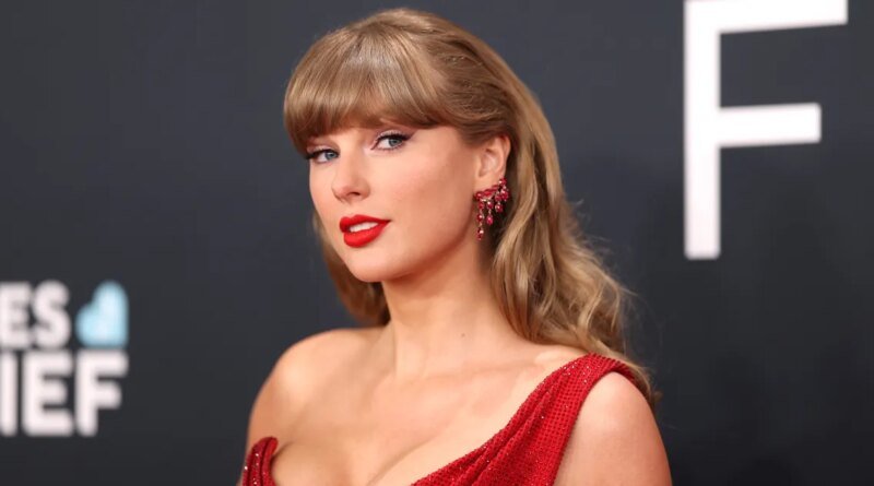 Love Taylor Swift's $2,700 Bucket Bag? Check Out This $35 Alternative!