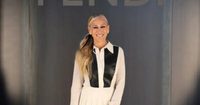 Sarah Jessica Parker Graces Fashion Week with a Rare Appearance