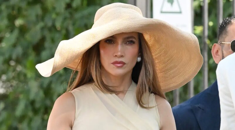 Jennifer Lopez Demonstrates the Timeless Appeal of a Ruched Dress