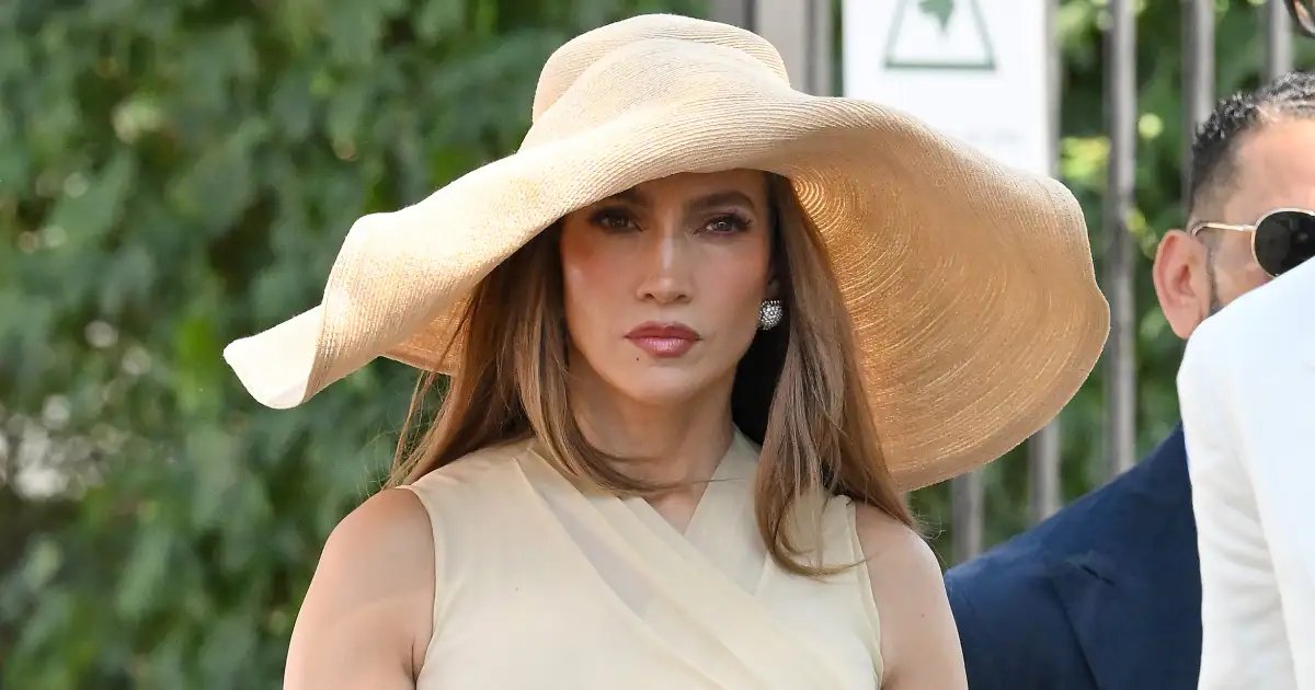 Jennifer Lopez Demonstrates the Timeless Appeal of a Ruched Dress