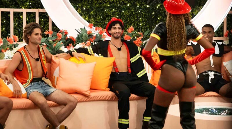 Zach Misleads Kayda About Alannah's Exit from Love Island USA