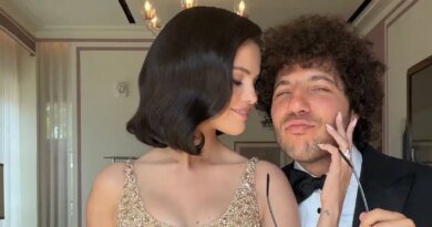 Selena Gomez Shines Bright in Gold at Taylor Swift’s Wedding