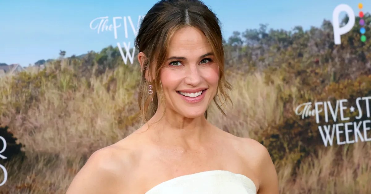 Jennifer Garner’s $21 ‘Everyday’ Sunscreen That ‘Mesh Well with Makeup’