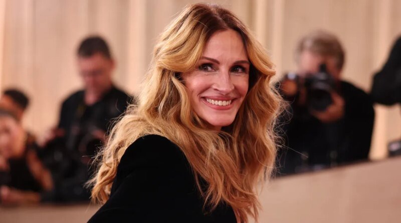 Julia Roberts' 'Wedding Weekend' Dress Style: Ideal for Getaways