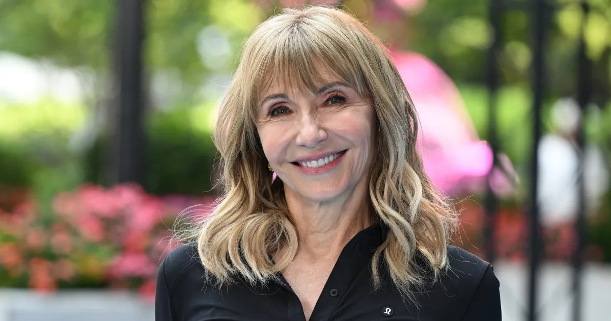 Mary Steenburgen’s Summer Pants: A Flattering Fashion Choice for Women Over 50