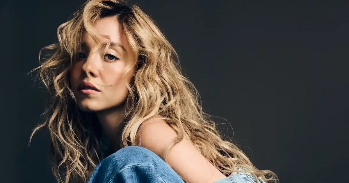 Sydney Sweeney Flaunts Her Figure in American Eagle’s Low-Rise Ad
