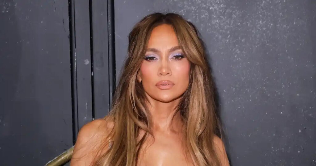 Jennifer Lopez Shows Off Sculpted Abs in Bra and Underwear