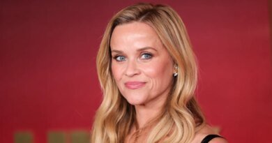 Reese Witherspoon's Essential Vacation Item: SPF Sunscreen