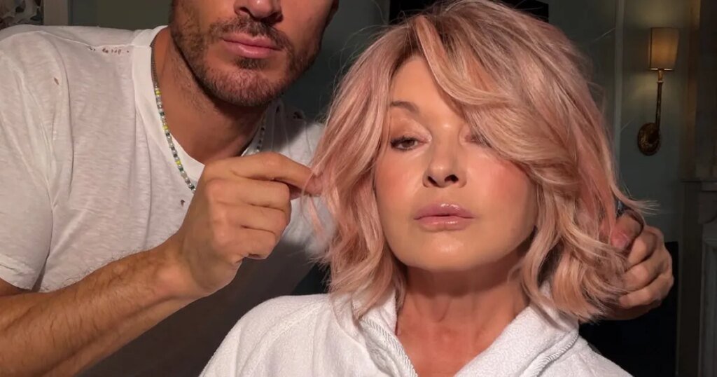 Martha Stewart Unveils 'Rose Gold' Hair, Moves On from Blonde Shade