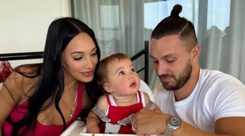 OnlyFans Star Scarlet Vas Expecting Second Child with Stepbrother