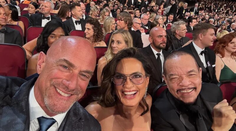 Top Emmy Awards Selfies from Throughout the Show's History