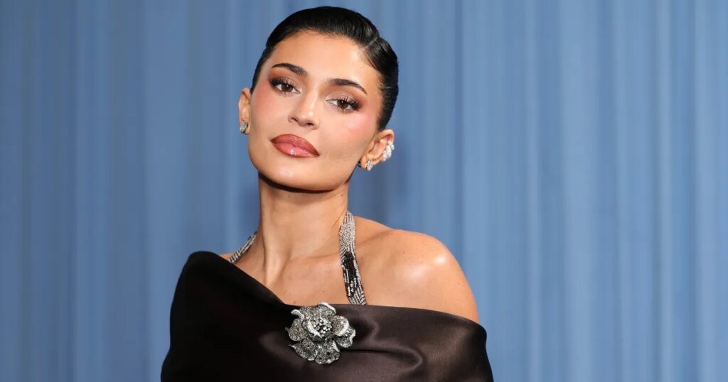 Kylie Jenner's Go-To Setting Powder: A Timeless Makeup Essential