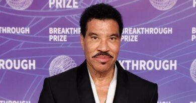 Lionel Richie Admitted to ICU Following St. Louis Concert