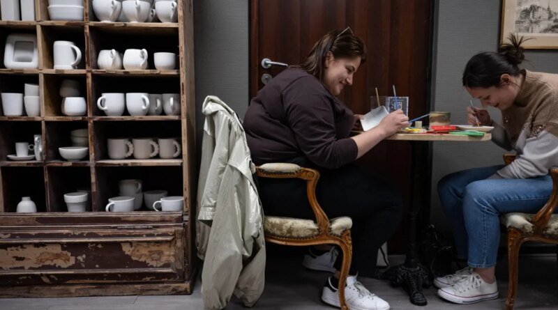 Craft Cafe Pop-Ups Evolve into Social Hubs for Gen Z