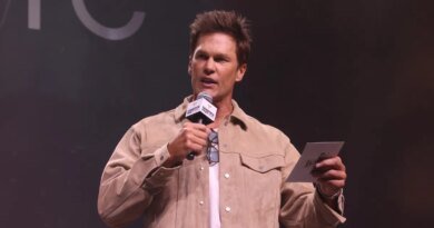 Tom Brady Responds to Broadcasting Critics: 'It's Just Clickbait'