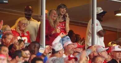 Taylor Swift Rocks a $40 Tank Top at Travis Kelce's Chiefs Game