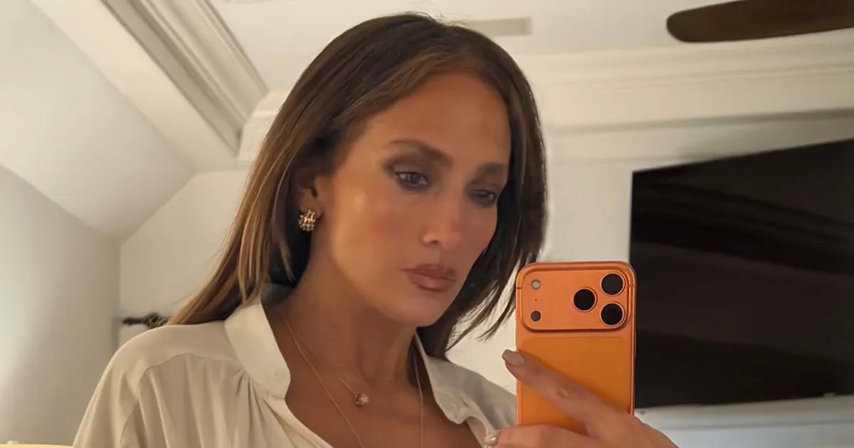 Jennifer Lopez Dazzles in Jumpsuit, Flaunts Cleavage Braless